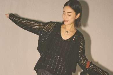 朝夕は肌寒いけど日中は蒸し暑い！40代の「秋めきコーデ」3選