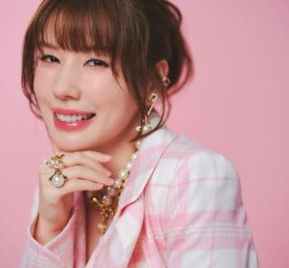 仲里依紗さん(36歳)、おしどり夫婦なんて言われているけれど、夫にはしょっちゅうブチ切れてます。 “円満”の秘訣は、「諦め」です。