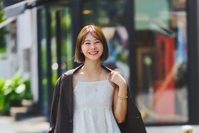 夏の【ワイドパンツ】のままで秋へスイッチ！今すぐ真似したい40代SNAP＜3選＞