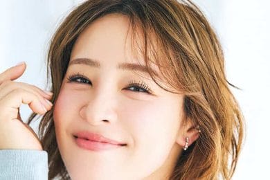 【大沢あかねさん】ブルー・パープル…大人の「色遊びメーク」に挑戦！目もとだけ変えるのがコツ