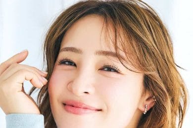 大沢あかねさんがお手本！【大人のカラーメーク】は「ブルーマスカラ」で垢抜ける