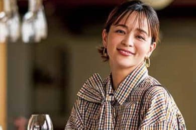 着回し力抜群な【最強トップス】はこの5つ！どんなボトムスも洒落る「色」がポイント