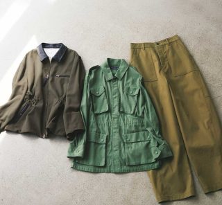 今、改めて40代に大ブームの【カーキ】。スタイリストが推す「キレイめ名品」4選
