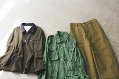 今、改めて40代に大ブームの【カーキ】。スタイリストが推す「キレイめ名品」4選