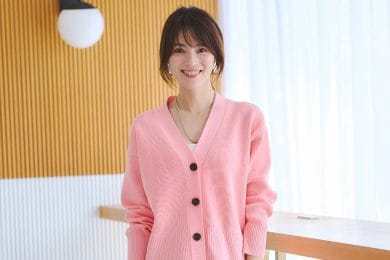 脱・地味見え！暗くなりがちな秋冬に頼れる、着るだけで安心の「盛り名品」2選
