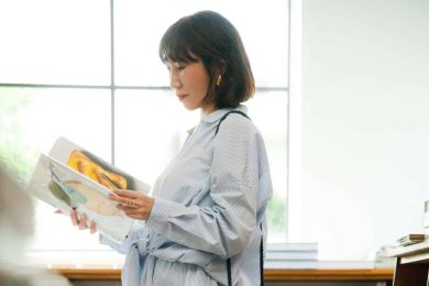 オシャレなあの人がバッグに仕込んでる「バイブル本」とは？【連載vol.1佐々木敬子さん】