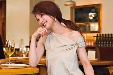 金曜夜のワイン女子会は【アシメオールインワン】で肌見せも思い切りよく