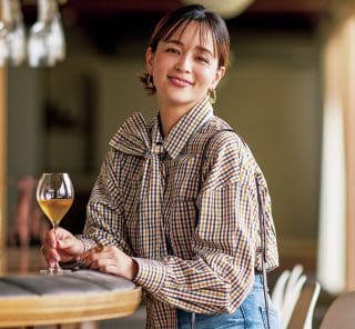 女子会定番の甘トップスはゆるトラッドな【チェックブラウス】が今の気分