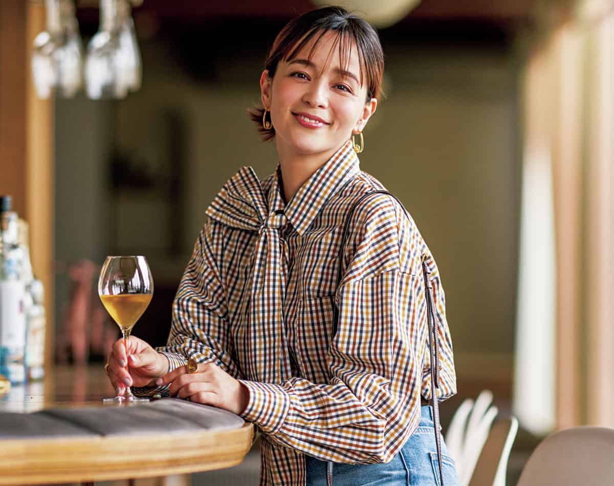 女子会定番の甘トップスはゆるトラッドな【チェックブラウス】が今の