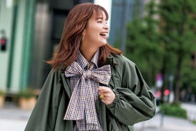 【秋色羽織り×ボウタイシャツ】季節感を加速して仕事もオシャレも全力で楽しむ！