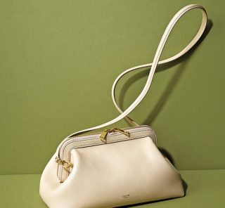 〈バッグ、ジャケットetc〉40代は【シルエット】で個性を！「それどこの？」と褒められる”ひとクセ名品”12選