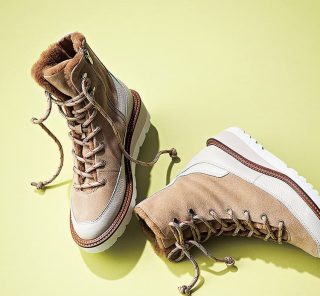 朝、玄関で迷わない！履くだけで【パンツ＆スカート】が洒落る「週5シューズ」は？