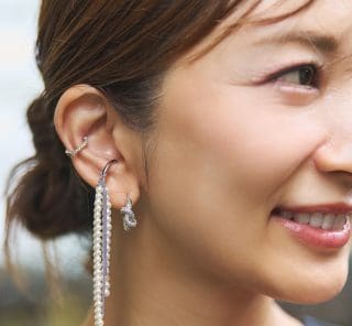40代の「秋服が地味見え…」を解決！耳元アクセの【盛り方】で品よく華やぐ＜コーデ7選＞