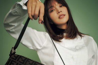 【フェンディのバッグ】いつもの着こなしにサラッと。蛯原友里さんと探す「デイリー名品」