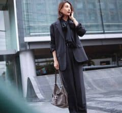 【おシゴト靴】いつもの通勤服にプラス!「ローファー」で歩きやすくて洒落るコーデ〈5選〉