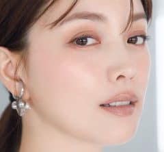 40代はヘルシー志向の【アイパレット】で垢抜ける!「大人の秋メーク」、プロのおすすめは?