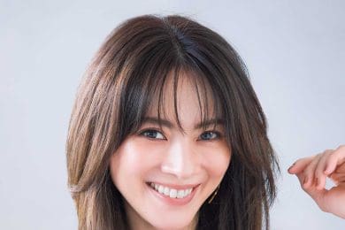 【黄金セミロング】40代の「うねり・乾燥」をカバー！ボサボサ髪を救う、秋の軽やかヘア