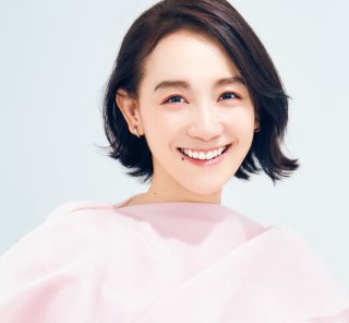 年齢とともに変化するお肌に寄り添う。篠原ともえさんが共鳴するAYAKAのエイジングケア