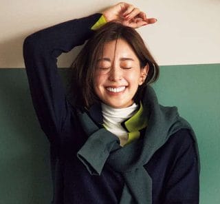【急な気温低下に】薄くて暖かい「キレイめトップス」10選！40代は着痩せシルエットを