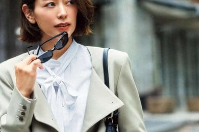 今年はデザイン服が豊作。コート未満の【ジレ＆ジャケット】で「シャツ・ブラウス」が華やぐ！