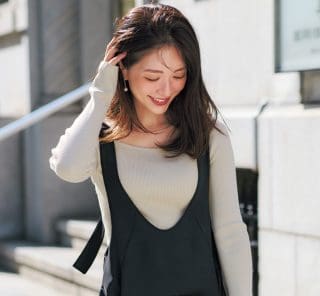 【40代の新名品ジャンスカ】はカジュアルの日も女っぽさを忘れたくない人に最適！