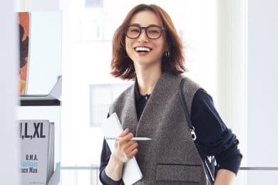 【40代のお仕事コーデ】美シルエットパンツならジャケットなしでも凛とした佇まいに