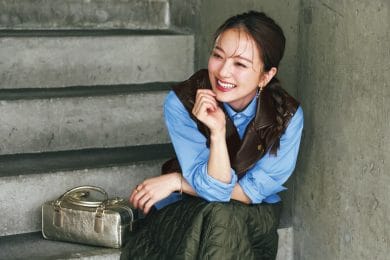 好感度抜群♡ 品行方正な【ブルーシャツ】でクセありアイテムも難なくクリア
