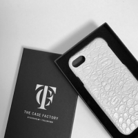 新年はお得に速くTHE CASE FACTORYの携帯ケースを新調