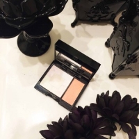 上質な大人肌へ導くパウダー