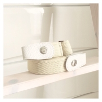 ウエストをすっきり見せるベルト<br />