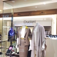 上質ニットのCruciani、阪急うめだ店5階にオープン